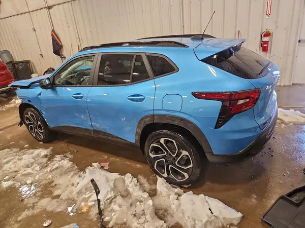 KL77LJEP1SC150621 2025 CHEVROLET TRAX - Image 2