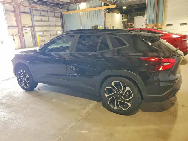 KL77LJEP1SC151705 2025 CHEVROLET TRAX - Image 2