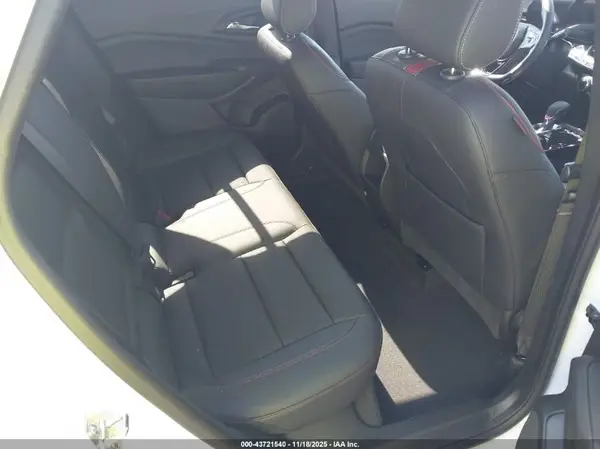 KL77LJEP1SC185028 2025 CHEVROLET TRAX - Image 8