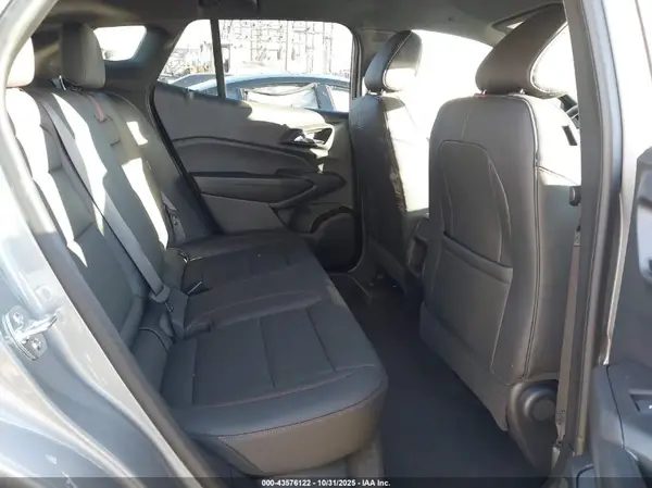 KL77LJEP1SC244062 2025 CHEVROLET TRAX - Image 8