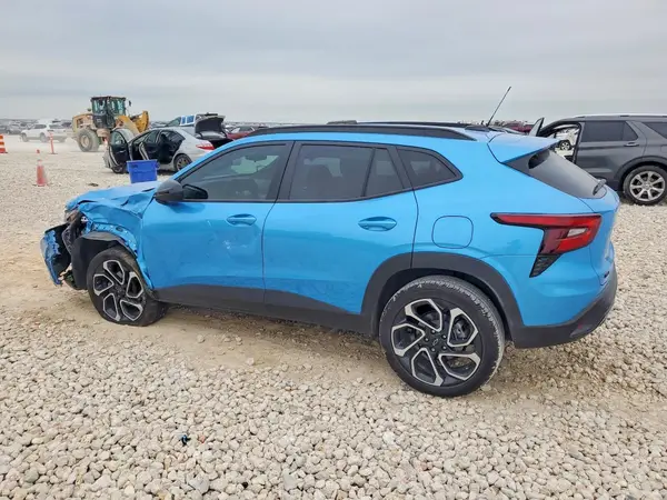 KL77LJEP1SC250590 2025 CHEVROLET TRAX - Image 2