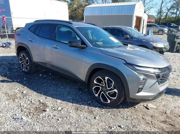 KL77LJEP1SC309380 2025 CHEVROLET TRAX - Image 1