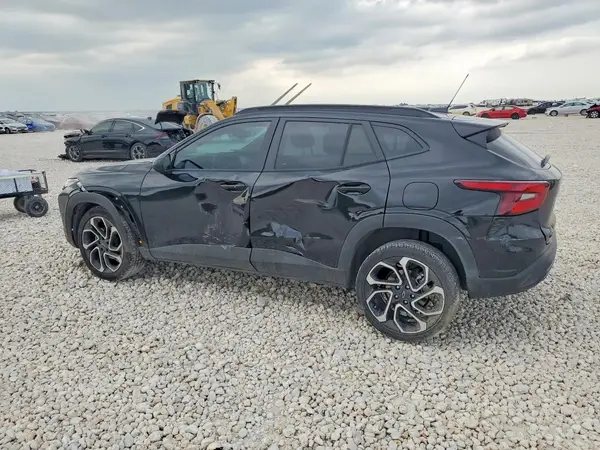 KL77LJEP1TC016936 2026 CHEVROLET TRAX - Image 2