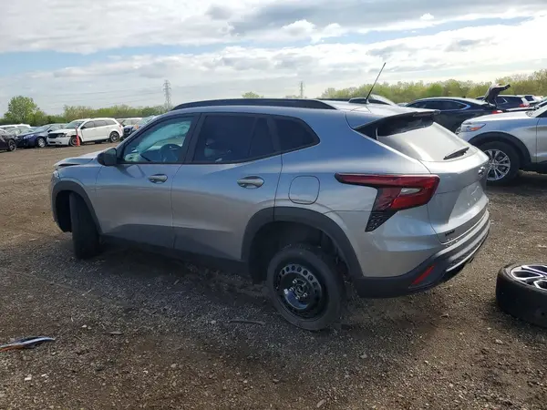 KL77LJEP1TC104806 2026 CHEVROLET TRAX - Image 2