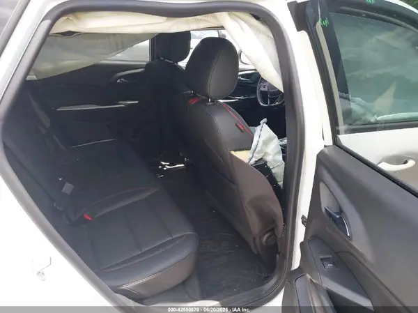 KL77LJEP2SC000811 2025 CHEVROLET TRAX - Image 8