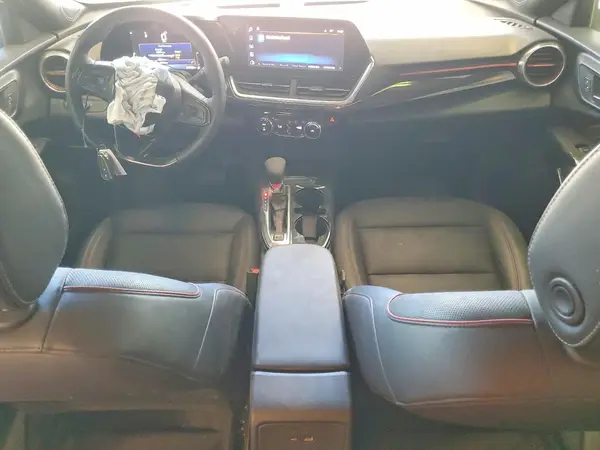 KL77LJEP2SC046493 2025 CHEVROLET TRAX - Image 8
