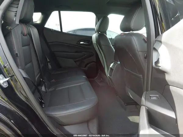 KL77LJEP2SC092311 2025 CHEVROLET TRAX - Image 8