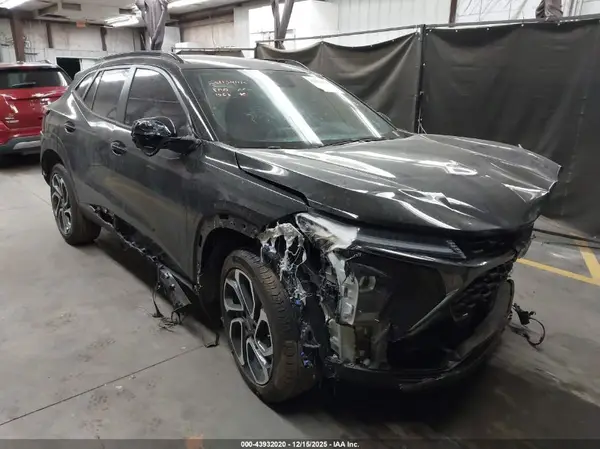 KL77LJEP2SC161563 2025 CHEVROLET TRAX - Image 1