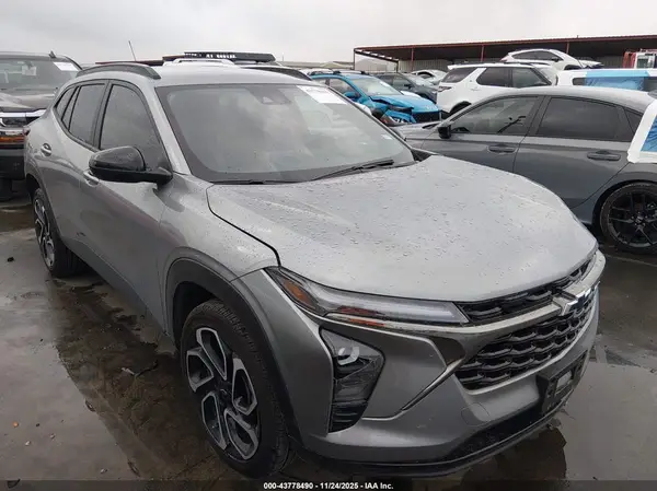 KL77LJEP2SC183062 2025 CHEVROLET TRAX - Image 1