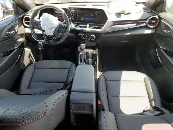 KL77LJEP2SC251537 2025 CHEVROLET TRAX - Image 8
