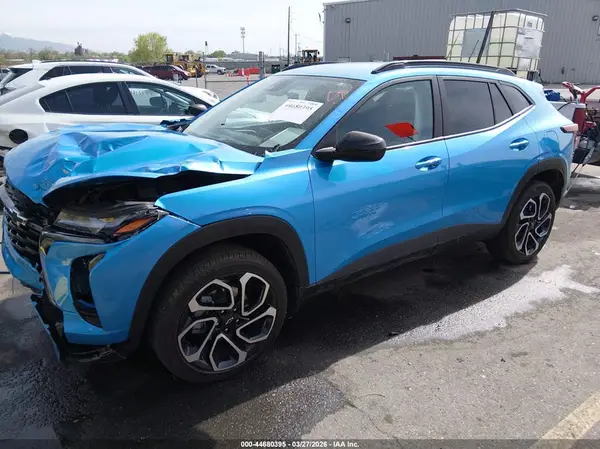 KL77LJEP2SC266104 2025 CHEVROLET TRAX - Image 2