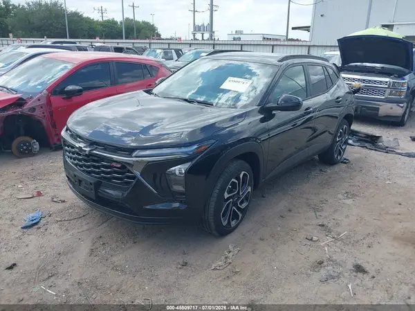 KL77LJEP2SC323188 2025 CHEVROLET TRAX - Image 2