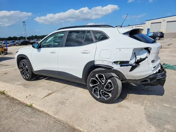KL77LJEP2TC105754 2026 CHEVROLET TRAX - Image 2