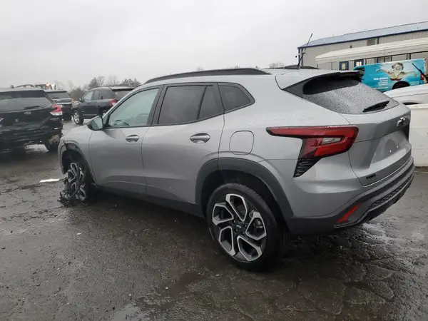 KL77LJEP3SC032666 2025 CHEVROLET TRAX - Image 2