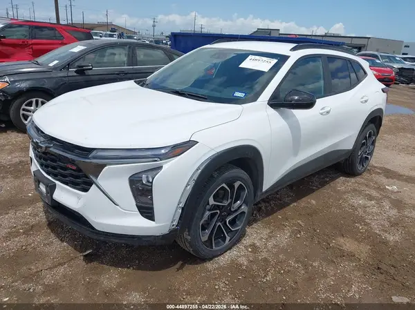 KL77LJEP3SC045868 2025 CHEVROLET TRAX - Image 2