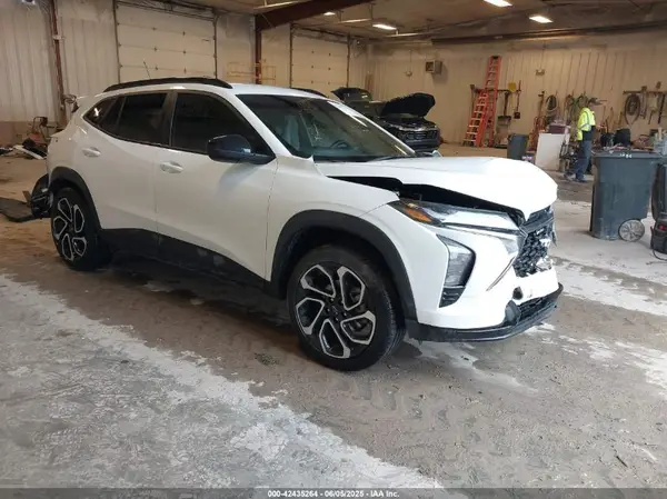KL77LJEP3SC091152 2025 CHEVROLET TRAX - Image 1