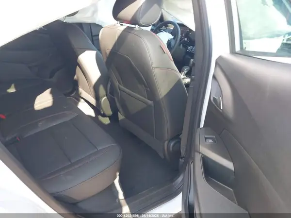 KL77LJEP3SC099073 2025 CHEVROLET TRAX - Image 8
