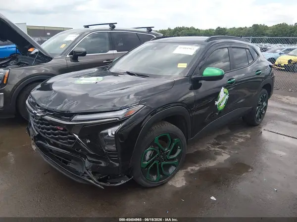 KL77LJEP3SC102716 2025 CHEVROLET TRAX - Image 2