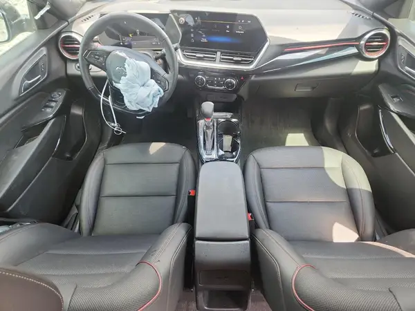 KL77LJEP3SC104210 2025 CHEVROLET TRAX - Image 8