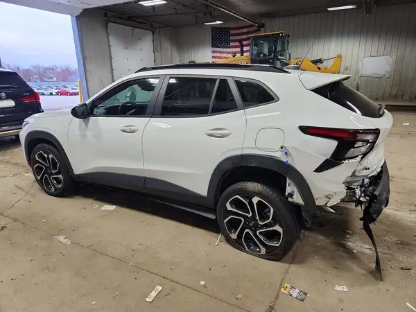 KL77LJEP3SC181448 2025 CHEVROLET TRAX - Image 2