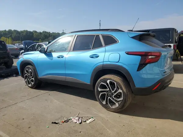 KL77LJEP3SC210138 2025 CHEVROLET TRAX - Image 2