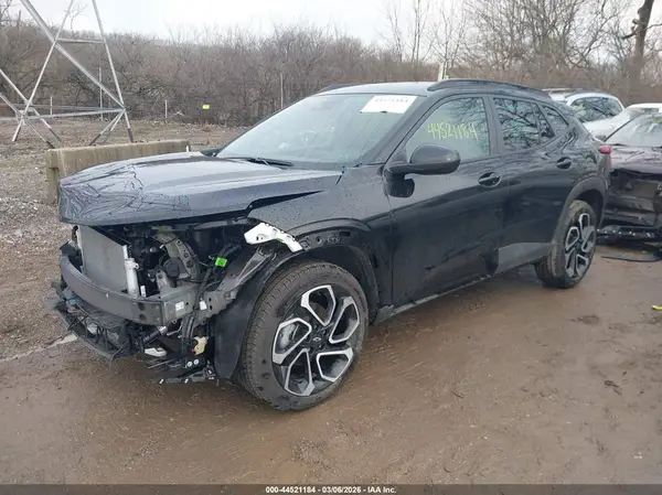 KL77LJEP3SC244774 2025 CHEVROLET TRAX - Image 2