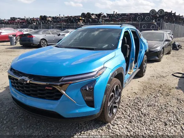 KL77LJEP3TC048593 2026 CHEVROLET TRAX - Image 2