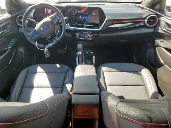KL77LJEP4SC021093 2025 CHEVROLET TRAX - Image 8