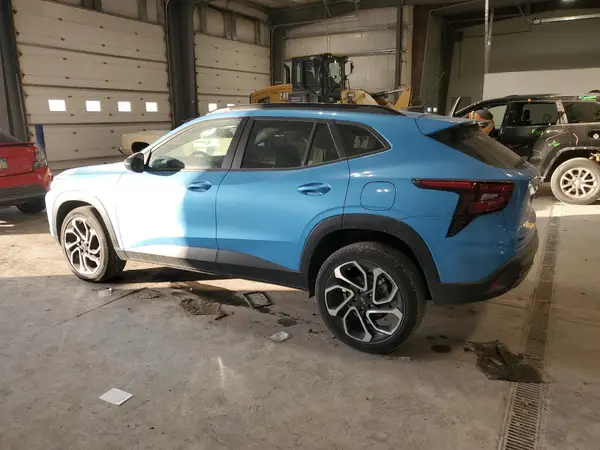 KL77LJEP4SC050786 2025 CHEVROLET TRAX - Image 2