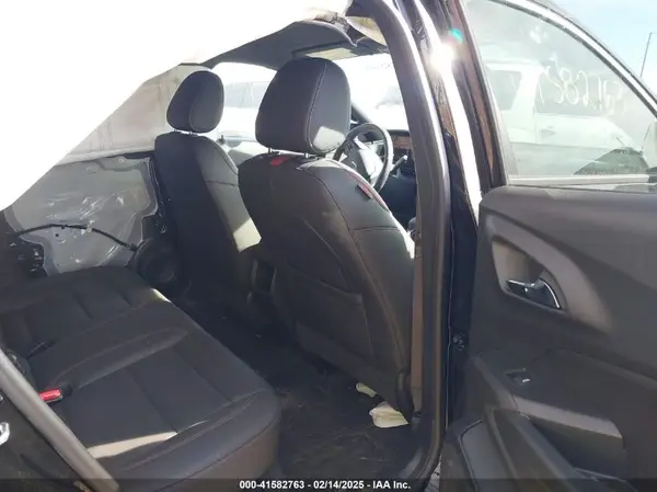 KL77LJEP4SC061027 2025 CHEVROLET TRAX - Image 8