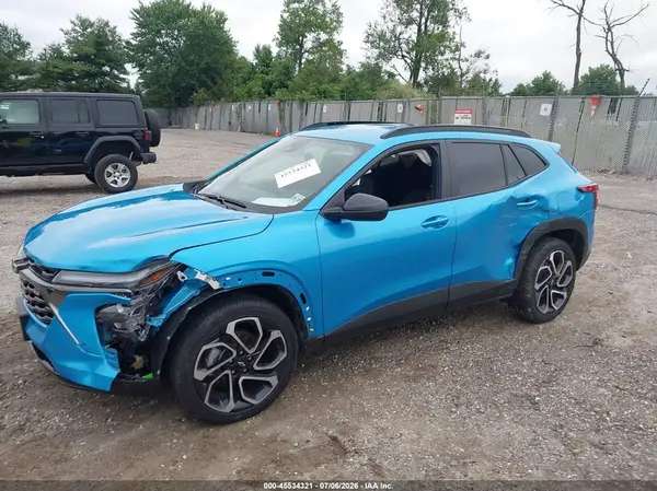 KL77LJEP4SC093959 2025 CHEVROLET TRAX - Image 2