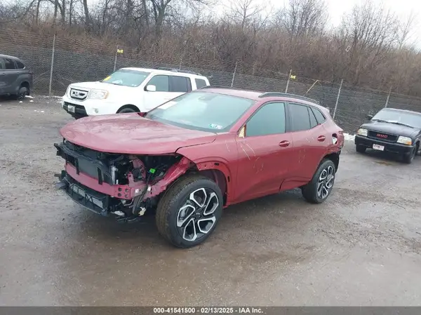 KL77LJEP4SC096814 2025 CHEVROLET TRAX - Image 2
