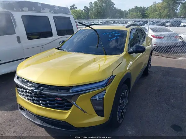 KL77LJEP4SC100408 2025 CHEVROLET TRAX - Image 2