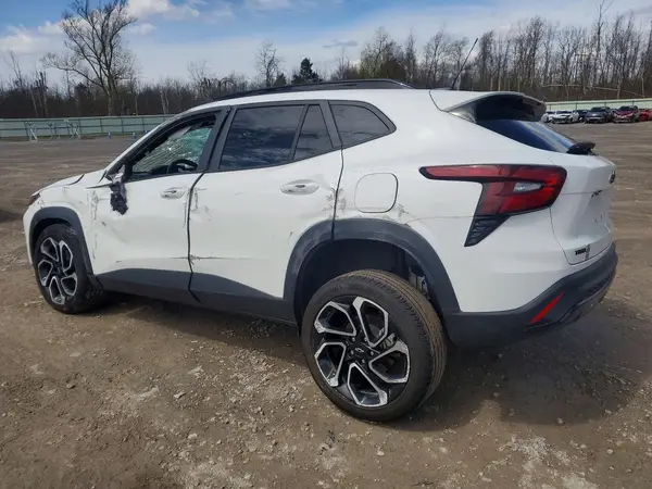 KL77LJEP4SC153609 2025 CHEVROLET TRAX - Image 2