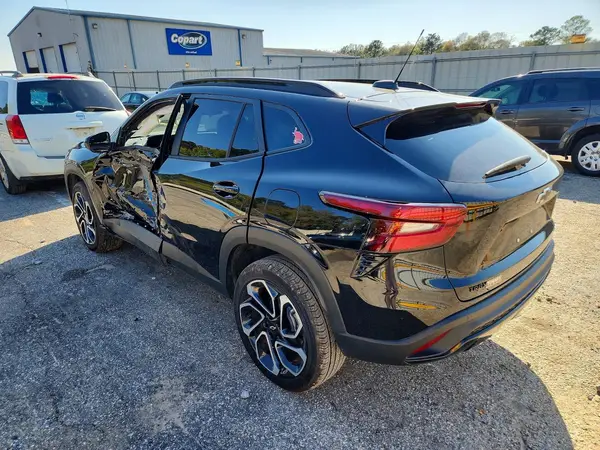 KL77LJEP4SC189509 2025 CHEVROLET TRAX - Image 2