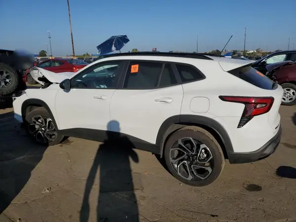 KL77LJEP4SC209645 2025 CHEVROLET TRAX - Image 2