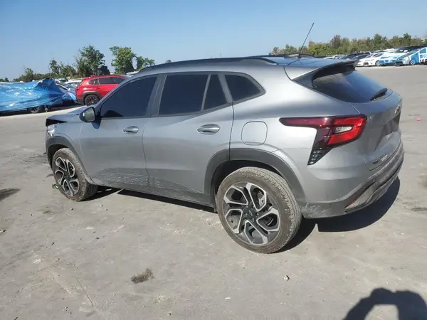 KL77LJEP4SC210844 2025 CHEVROLET TRAX - Image 2