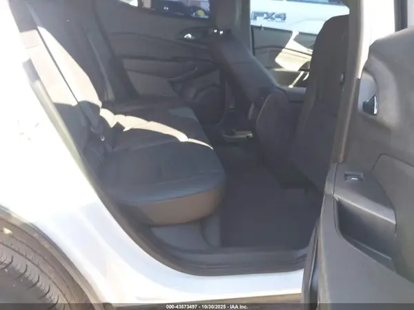 KL77LJEP4SC245948 2025 CHEVROLET TRAX - Image 8