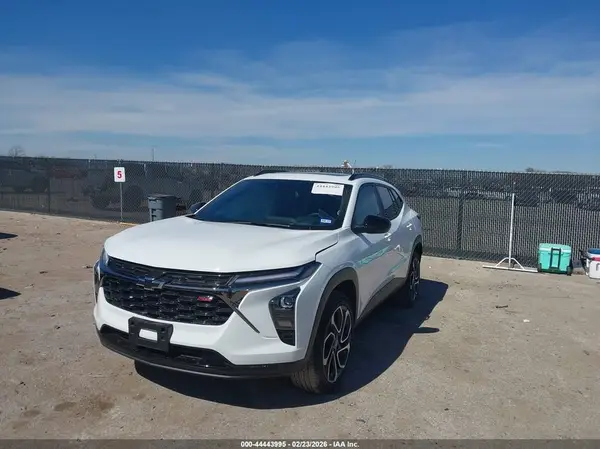 KL77LJEP4TC007423 2026 CHEVROLET TRAX - Image 2