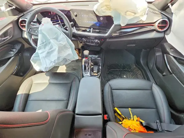 KL77LJEP4TC019586 2026 CHEVROLET TRAX - Image 8