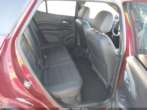 KL77LJEP5SC003329 2025 CHEVROLET TRAX - Image 8