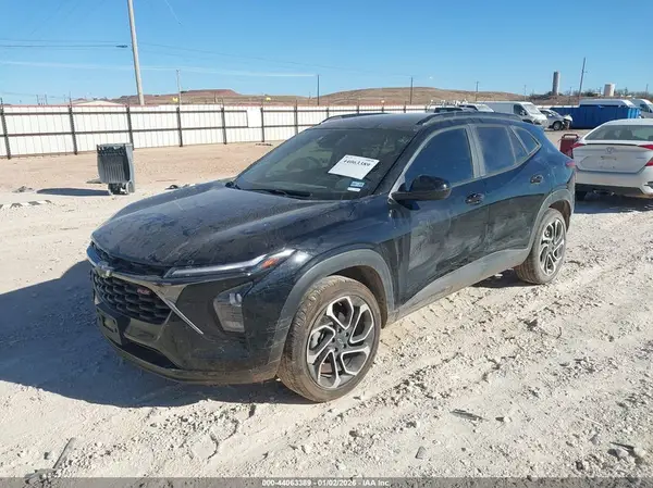 KL77LJEP5SC043796 2025 CHEVROLET TRAX - Image 2