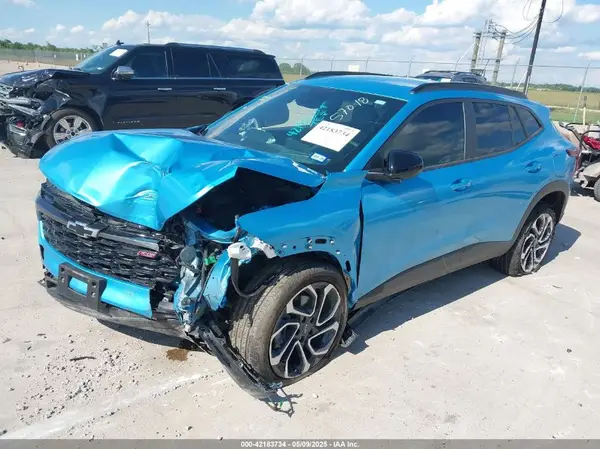 KL77LJEP5SC052448 2025 CHEVROLET TRAX - Image 2