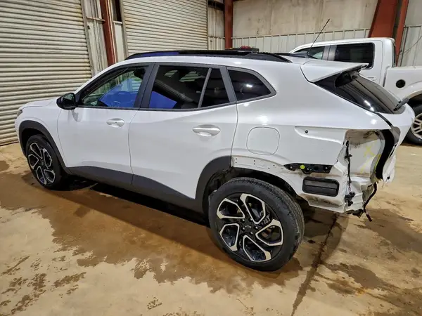 KL77LJEP5SC055222 2025 CHEVROLET TRAX - Image 2