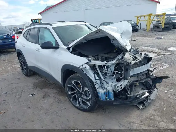 KL77LJEP5SC077396 2025 CHEVROLET TRAX - Image 1