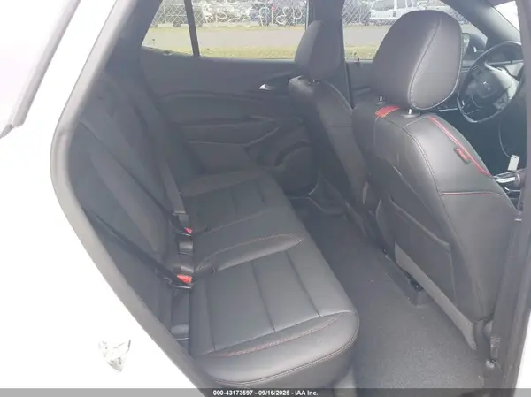 KL77LJEP5SC095252 2025 CHEVROLET TRAX - Image 8