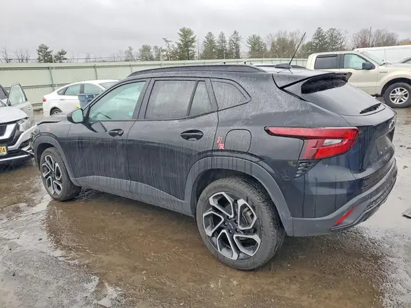 KL77LJEP5SC104743 2025 CHEVROLET TRAX - Image 2