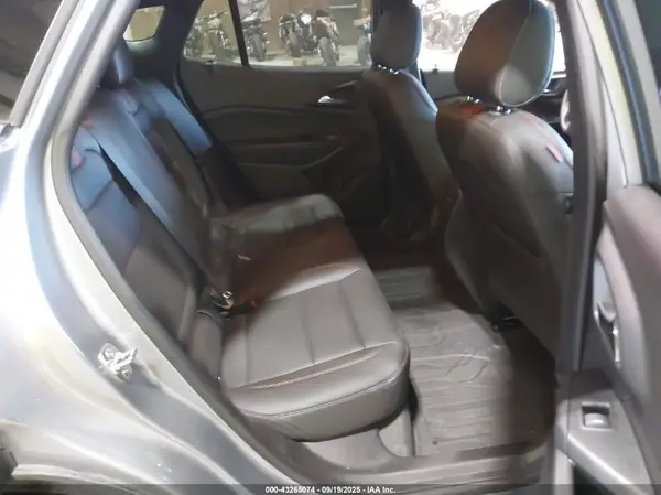 KL77LJEP5SC136737 2025 CHEVROLET TRAX - Image 8