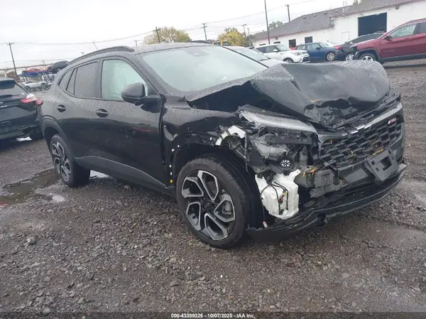 KL77LJEP5SC148533 2025 CHEVROLET TRAX - Image 1