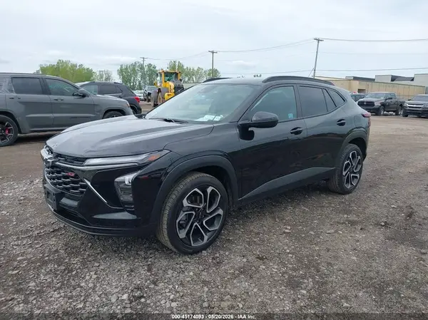 KL77LJEP5SC236305 2025 CHEVROLET TRAX - Image 2